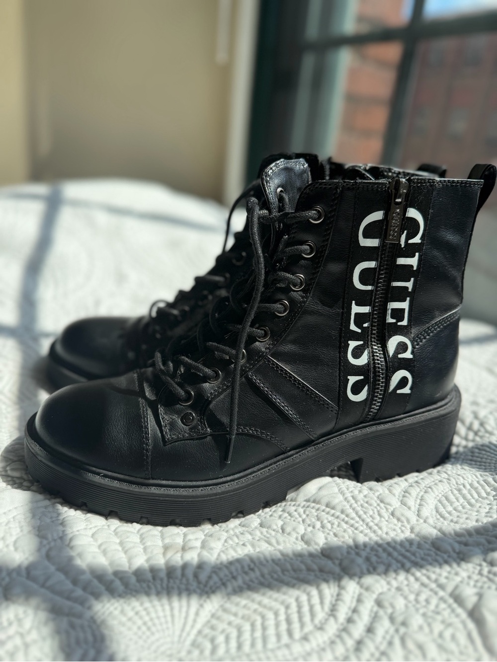 GUESS Black Logo Combat Boots Platform Lace Up Side Zip Women’s 10